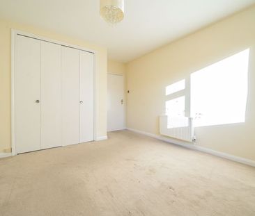 Heather Way, Hindhead, Surrey, GU26 - Photo 6