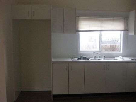 3 Bedroom Home - Photo 4