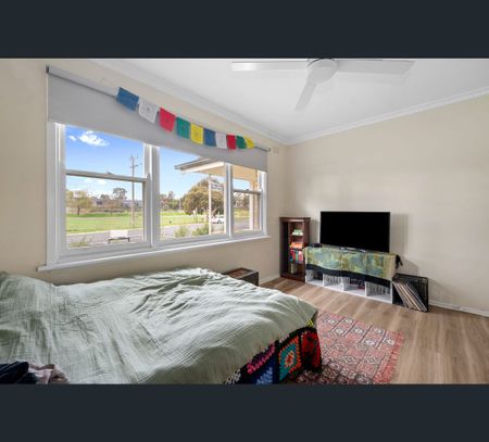 42 Keck St, Flora Hill, Vic 3550 - Photo 3