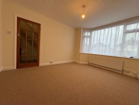 3 bedroom semi-detached house to rent - Photo 2