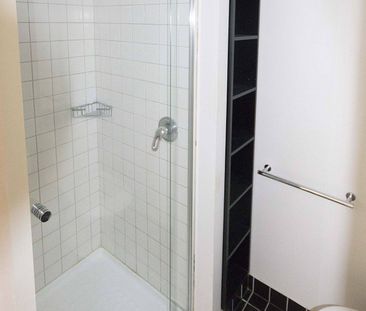 Modern & Stylish Fully Furnished 1 bedroom Studio Apartment - Photo 5