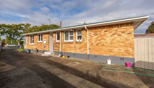 Great location 4 Bed room house - Photo 1