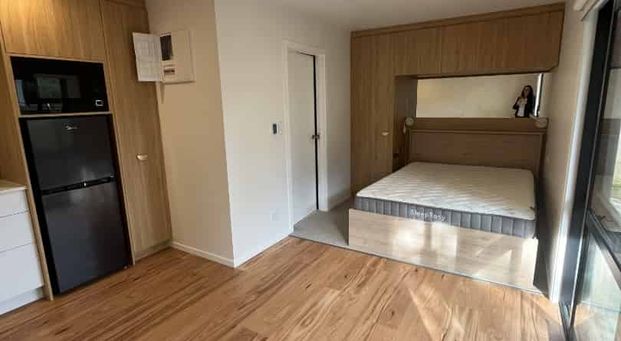 Luxury Ground Floor Studio Apartment - Photo 1