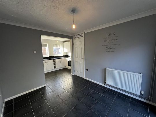 Lushington Close, Norwich - Photo 1