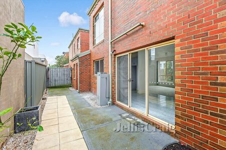 2/70 Kororoit Creek Road, Williamstown - Photo 4