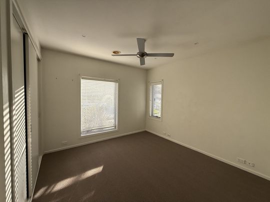 Please contact catie@sweeneyea.com.au for private inspections. - Photo 1
