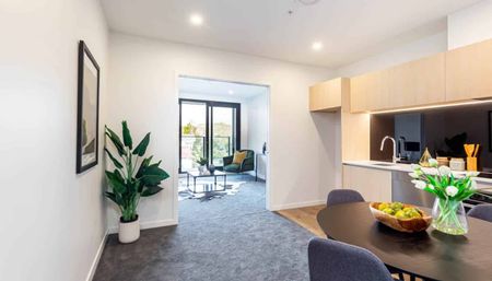 Spacious & Versatile Apartment in the Heart of Mount Eden - Photo 2