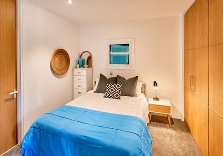 Luxury Living with Unmatched Views at Wellington's Premier Address - Photo 2