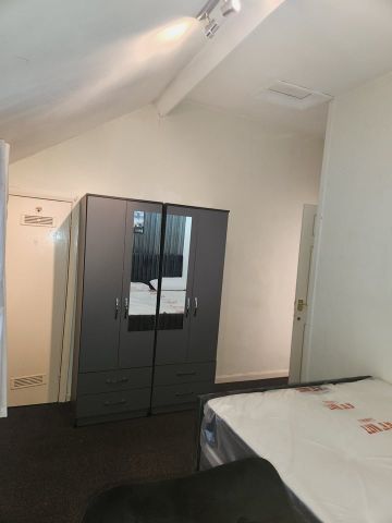 Room in a Shared House, Ingle Avenue, LS27 - Photo 2