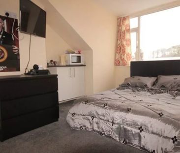 6 Bed - 5 Winston Gardens, Headingley, Leeds - LS6 3LA - Student - Photo 4
