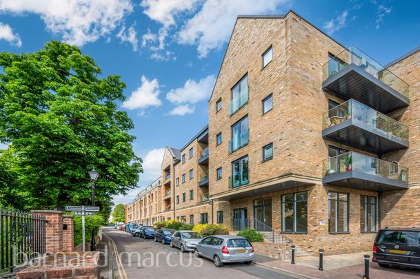 Lion Wharf Road, Isleworth - Photo 1