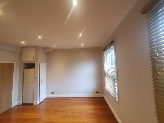 1 Bed Flat, Merton High Street, SW19 - Photo 1