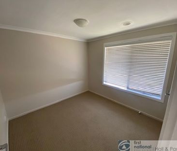 18 Kalbian Drive, Clyde North - Photo 4