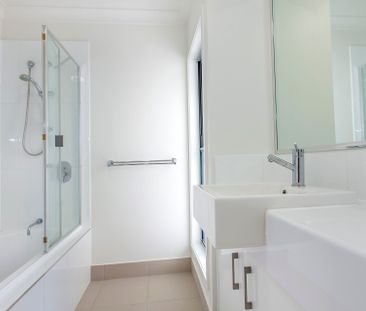 Still like New - 4 Bedroom Home - Photo 6