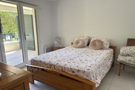 Location Appartement 2 pièces 43m² HYERES 83400 - Photo 3