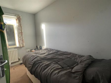 3 bedroom end of terrace house to rent - Photo 5