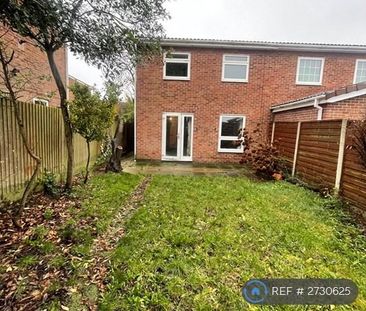 3 bedroom semi-detached house to rent - Photo 1