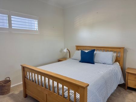 SPACIOUS BEACHSIDE APARTMENT - Photo 5