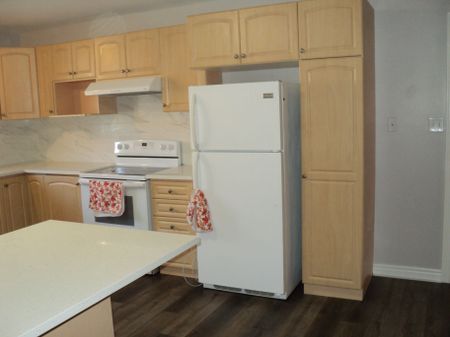 For Lease - 43 Spitfire Drive Unit# Upper Unit, Hamilton, Ontario - Photo 2