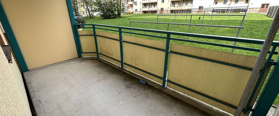 Frei ab 1.5.25 ! Laminat und großer Balkon u.v.m. - Foto 1