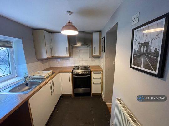 2 bedroom terraced house to rent - Photo 1