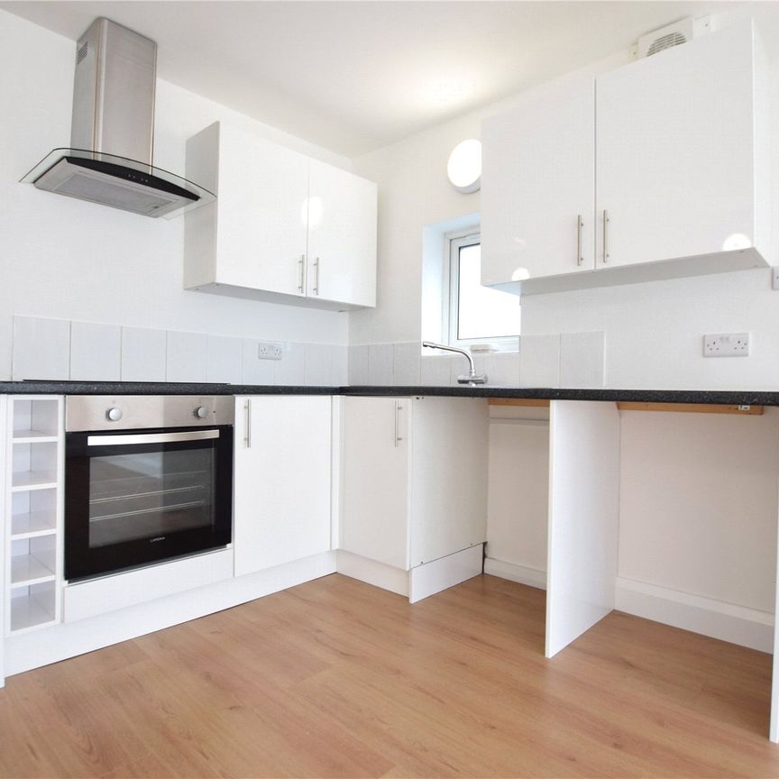 Crescent Court, Reading Crescent Court, Reading - Photo 2