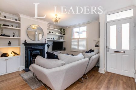 2 bedroom terraced to rent Albert Road, Addlestone, Surrey - Photo 5