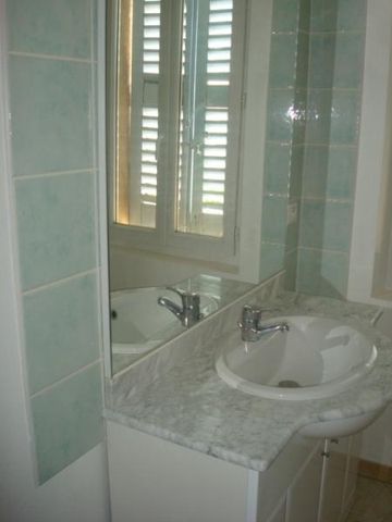 Location Appartement 3 pièces 69m² DRAGUIGNAN 83300 - Photo 5