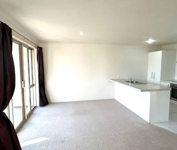 3 Bedroom Apartment - Photo 2