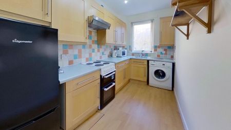2 bedroom flat to rent - Photo 4