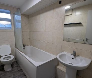 3 bedroom maisonette to rent - Photo 2