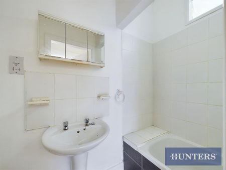 1 bedroom Flat To Let - Photo 5