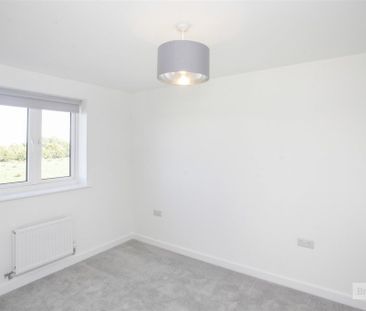 2 bed House - Semi-Detached To Let - Photo 5