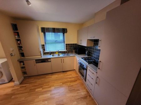 Apartment to rent in Cork, Blarney - Photo 3