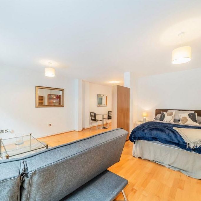 Studio to rent - Photo 1