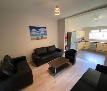 4 bedroom private hall to rent - Photo 2