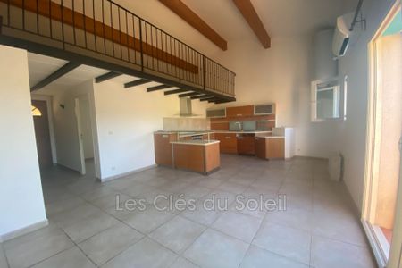 Location maison 2 chambres 58 m² Cuers - Photo 5