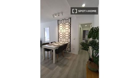 3 bedroom luxury Flat for rent in Seville, Spain - Photo 3