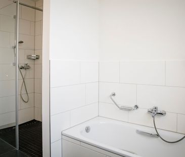 Modern apartment with large balcony - Photo 2