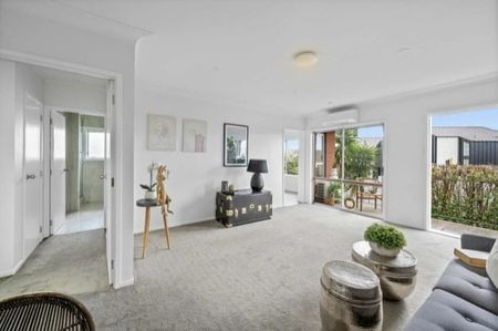 Modern 2-Bedroom Unit in Remuera – Perfect Location! - Photo 3