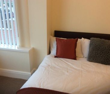 £120 pw in shared house : £520 per month - Photo 6