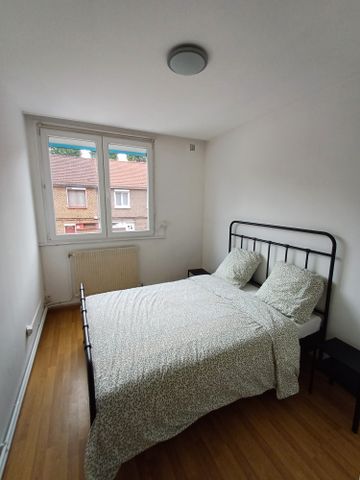 Location Appartement 4 pièces 87m² LILLE 59800 - Photo 4