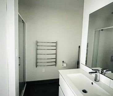 2-Bedroom Townhouse in New Lynn Central - Photo 4