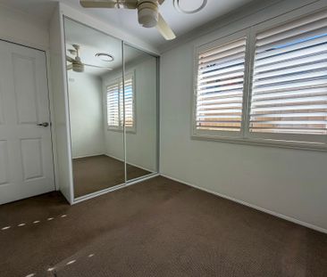 Spacious Family Home with Pool - Photo 5