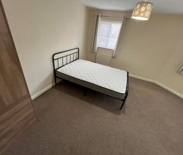 3 bedroom House To Let - Photo 2