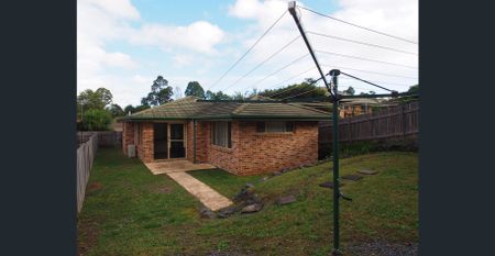 FAMILY HOME IN A GREAT LOCATION! - Photo 2