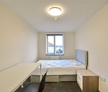 6 bedroom end of terrace house to rent - Photo 5