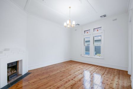 Open the Door to Timeless Elegance - Photo 3