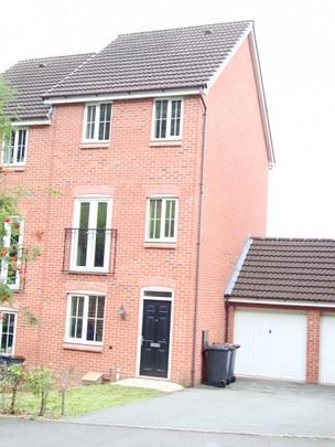 Valley View - 4 bed Student house near Keele Uni - Photo 1