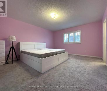 236 EVERETT STREET - Photo 1